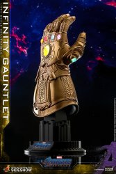 infinity-gauntlet__gallery_5cae39cb7c1f7.jpg