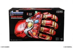 MARVEL LEGENDS SERIES AVENGERS POWER GAUNTLET - in pck.jpg