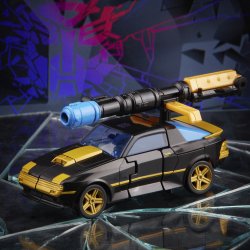 F2704_PROD_TRA_GEN_GOLDBUG_0014_Online_2000SQ.jpg