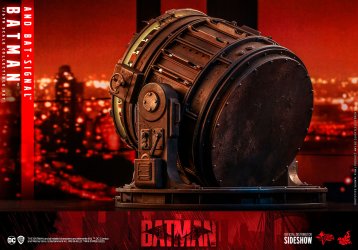 batman-and-bat-signal_dc-comics_gallery_622253c00ac3b.jpg