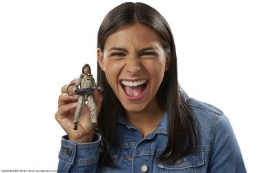 F5227_LS_SS_Selfie_Series_Ghostbusters_Female_1702_v2_NO CROP.jpg F5227_LS_SS_Selfie_Series_Ghostbusters_Female_1702_v2_NO CROP.jpg