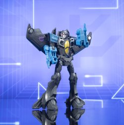 F6726_PROD_TRA_EARTH_SPARK_WARRIOR_RHYOLITE_002_Online_2000SQ1.jpg