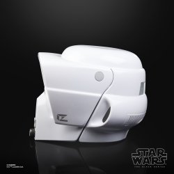 STAR WARS THE BLACK SERIES SCOUT TROOPER PREMIUM ELECTRONIC HELMET 5.jpg