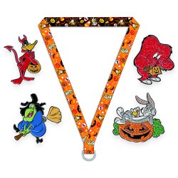 KR18282-UNP-NYCC-2023-Looney-Tunes-Halloween-2-Premiums-Pins-And-Lanyard-Set_Sheet.jpg