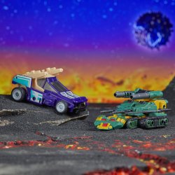 TF LEGACY UNITED DOOM ‘N DESTRUCTION COLLECTION 2-PACK 10.jpg