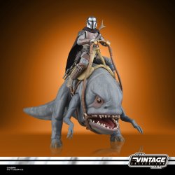 STAR WARS THE VINTAGE COLLECTION BLURRG & THE MANDALORIAN 3.jpg