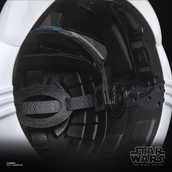 STAR WARS THE BLACK SERIES CLONE TROOPER (501ST LEGION) ELECTRONIC HELMET 8.jpg