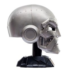 MARVEL LEGENDS SERIES DOCTOR DOOM PREMIUM ROLEPLAY HELMET 5.jpg