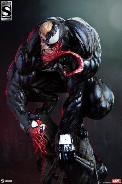 sideshow-collectibles-marvel-ven (2).jpg