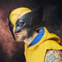 MARVEL LEGENDS SERIES WOLVERINE PREMIUM ROLEPLAY MASK 4.jpg