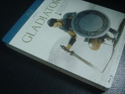 gladiatortw9.jpg