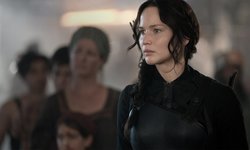 Hunger-Games-Mockingjay-Katniss-2-550x330.jpg Hunger-Games-Mockingjay-Katniss-2-550x330.jpg