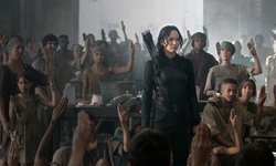 Hunger-Games-Mockingjay-Katniss-550x330.jpg Hunger-Games-Mockingjay-Katniss-550x330.jpg