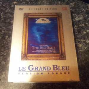 Korean Ultimate Edition. discs the same as the Japanese Ultimate Edition. bonus DVD contains the film's soundtrack cut to clips from the film. also contains same lobby cards and posters but smaller