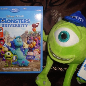 MU Blu with Best Buy Exclusive Plush
