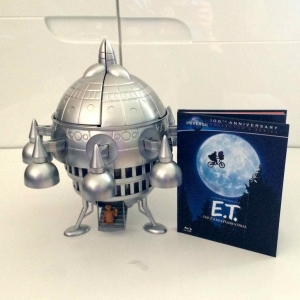 E.T. Spaceship Edition with digibook