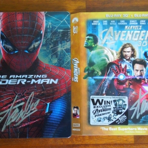 Stan Lee Signed - Spider-Man US + Avengers SG Embossed Slip