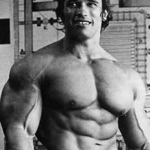 Pumping Iron Lobby Card A Artwork