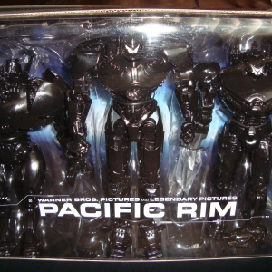 Comic-Con Exclusive_2