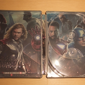 Avengers Assemble Zavvi UK Lenticular Magnet Edition - Interior