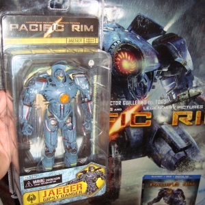 NECA_Gipsy Danger_1