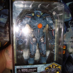 NECA_Gipsy Danger_2