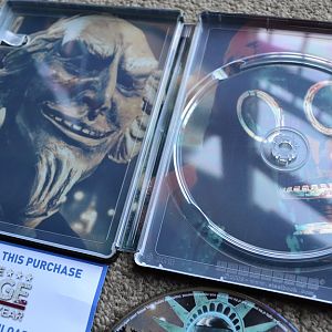 Purge: Election Year - Zavvi UK - inside art