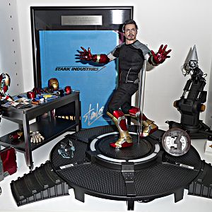 Tony Stark Iron Man 3 and Stan Lee Autograph