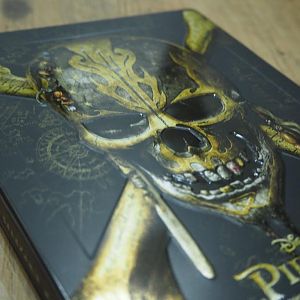 Pirates5_embossing3