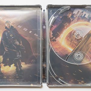 Doctor Strange - Zavvi Lenti - Inside Artwork
