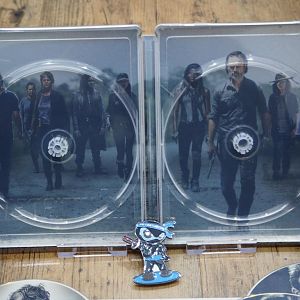 TheWalkingDead7_steel_inside_art