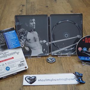 RagingBull_Zavvi_inside