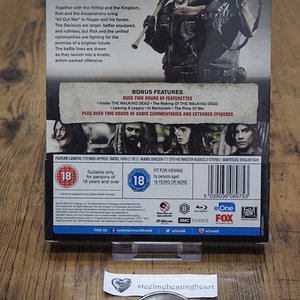 WalkingDead8_zavvi_wrappedback.jpg