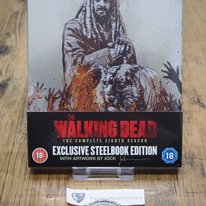 WalkingDead8_zavvi_wrappedfront.jpg