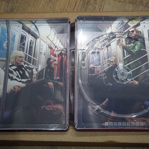 Ocean's8_hmv_steel_insideart.jpg