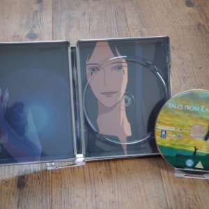 Earthsea_zavvi_inside_disc_art.jpg