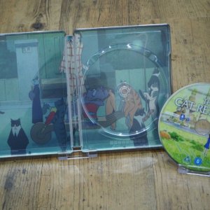 Cat_Returns_zavvi_inside_disc_art.jpg