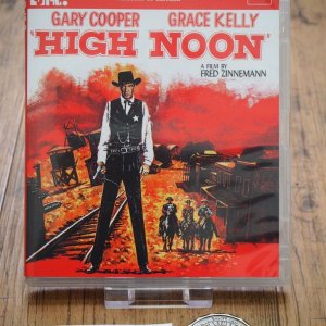 HighNoon_Eureka_amaray_front.jpg