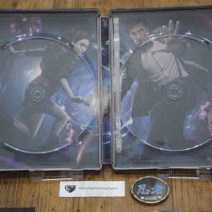 DoctorWho_s5_steelbook_insideart.jpg