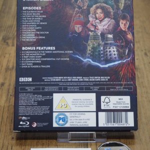 DoctorWho_s5_unsealed_back.jpg
