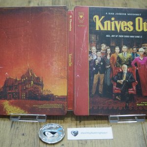 KnivesOut_zavvi_open.jpg