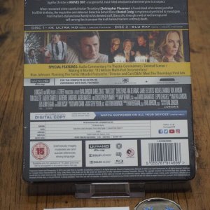 KnivesOut_zavvi_backsealed.jpg