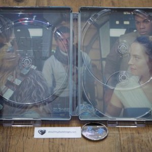 StarWars_IX_zavvi - inside_art.jpg