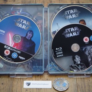 StarWars_IX_zavvi - inside.jpg