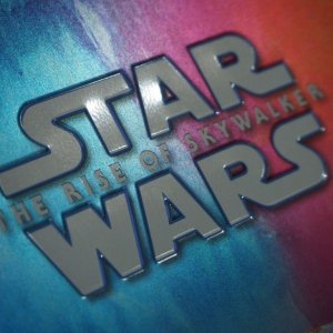 StarWars_IX_zavvi - title_emboss.jpg