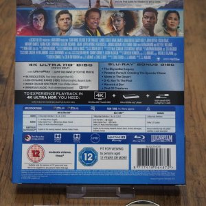 StarWars_IX_zavvi - j-card.jpg