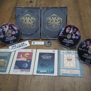 HisDarkMaterials_zavvi_cards_back.jpg