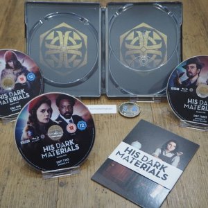 HisDarkMaterials_zavvi_inside_art.jpg