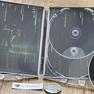 Matrix_Resurrections_zavvi_insideart.jpg