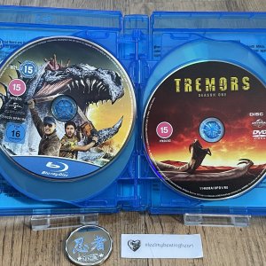Tremors (Ultimate)_disc art4.jpg